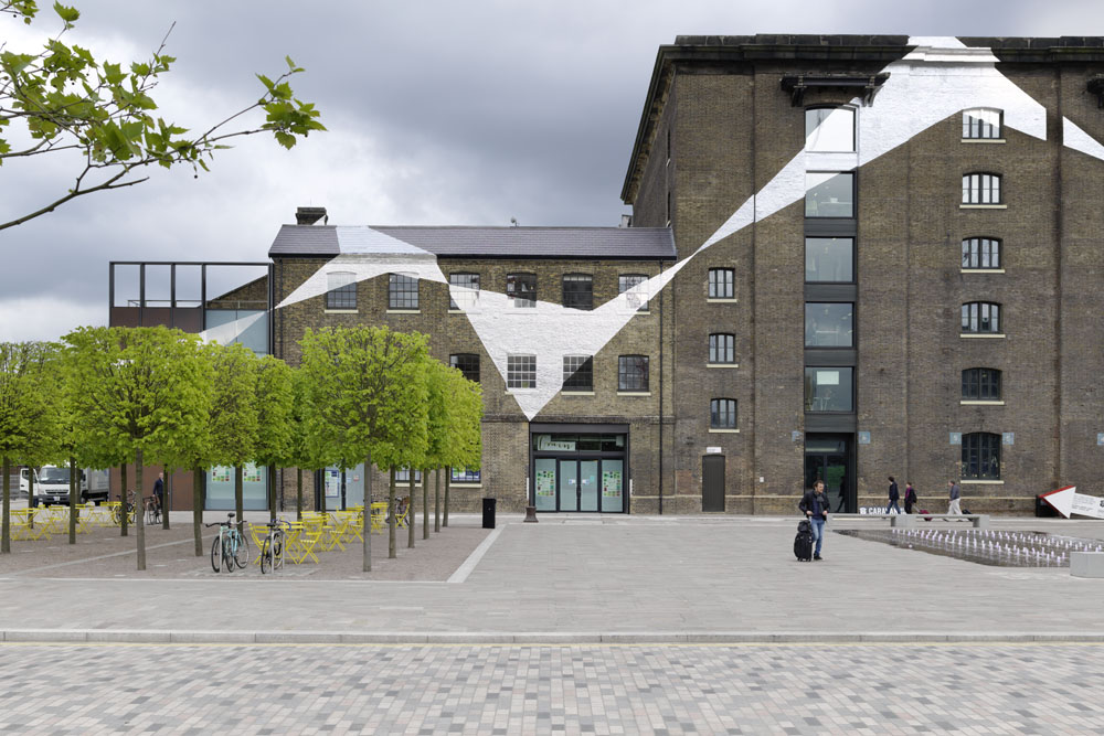 RELAY arts programme at King's CrossKing's Cross, Londres 2013Photo: André Morin