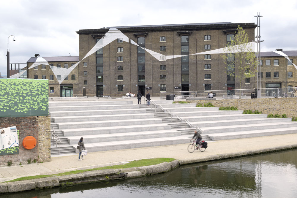 RELAY arts programme at King's CrossKing's Cross, Londres 2013Photo: André Morin