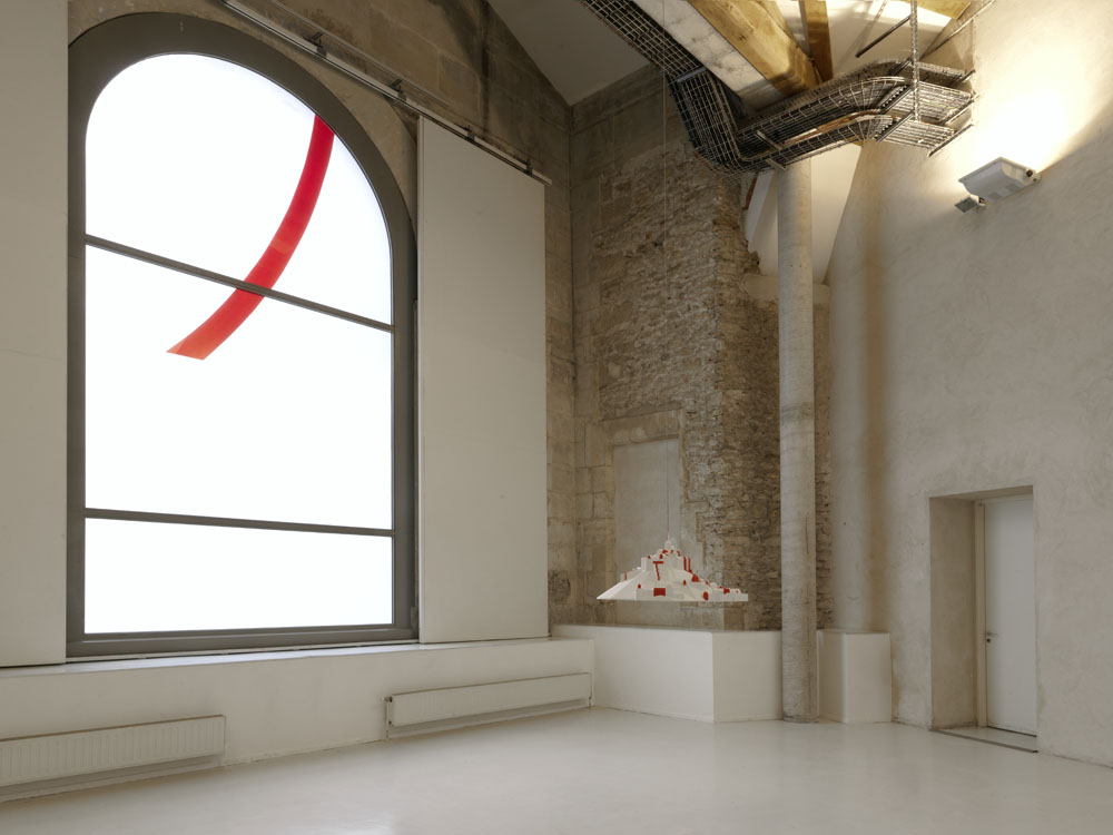 Projet Hypothétique,Exposition: "Des cercles des toits des façades"La Maréchalerie Centre d'Art Contemporain, Versailles 2013Photo: André Morin