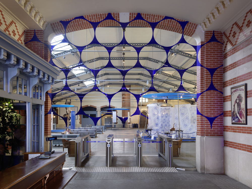 Exposition:BLEU-BRUT, EXPÉRIENCE POMMERY #12Photographie: André Morin