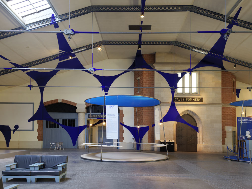 Exposition:BLEU-BRUT, EXPÉRIENCE POMMERY #12Photographie: André Morin