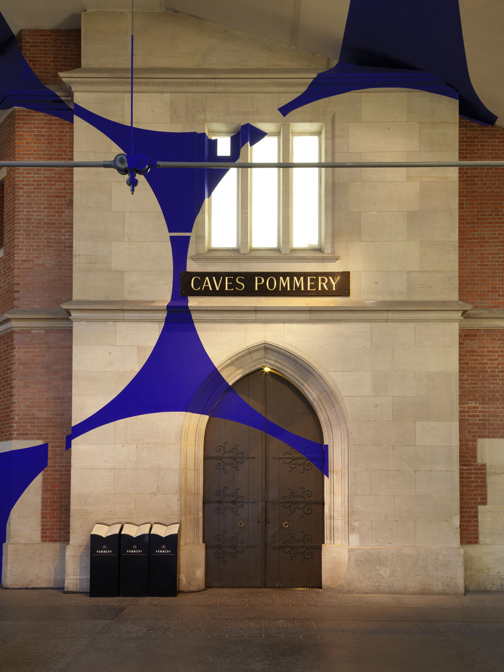 Exposition:BLEU-BRUT, EXPÉRIENCE POMMERY #12Photographie: André Morin