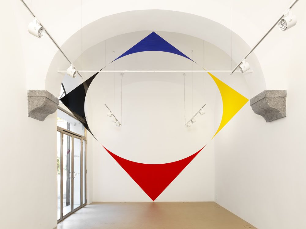 Exposition: "Felice Varini", Studio Trisorio, NapoliPhoto: Luciano Romano