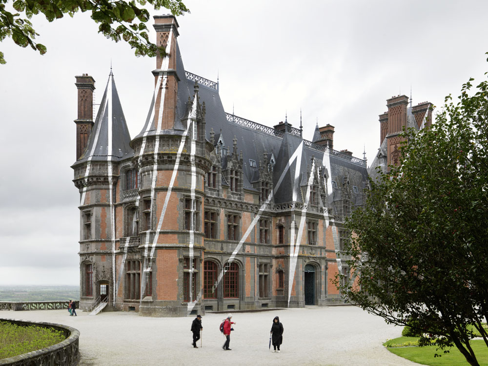 Exposition personnelle:"Regard d'artiste/Felice Varini"Domaine de Trévarez, Saint-GoazecPhoto: André Morin
