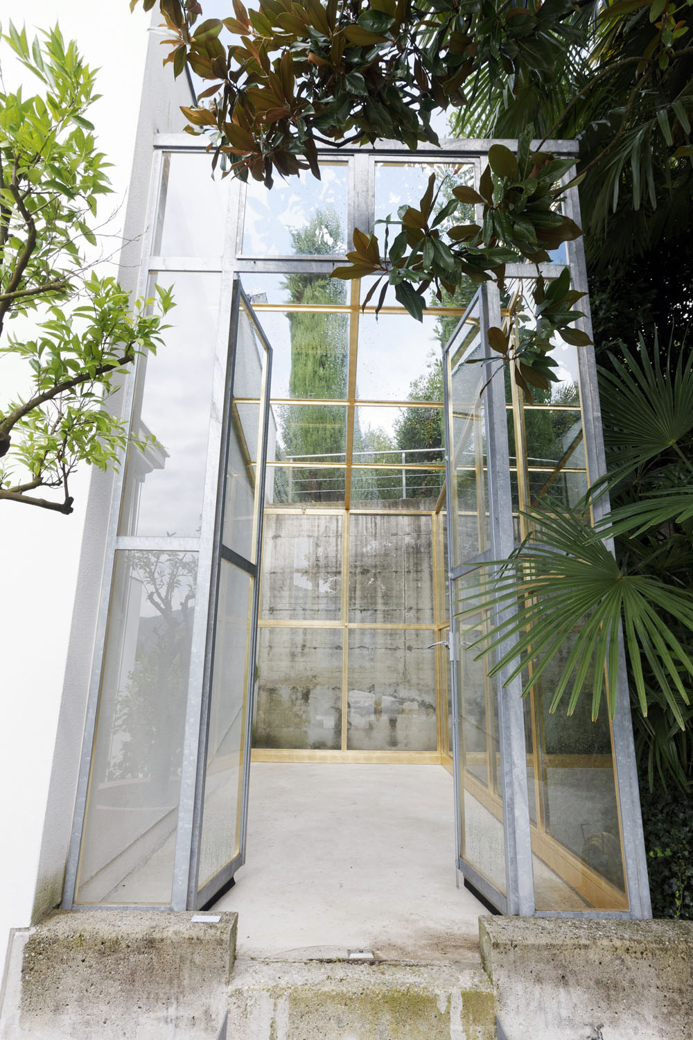 Exposition: "Flowers for you"Buchmann Galerie, Agra & Luganophoto by Remy Steinegger