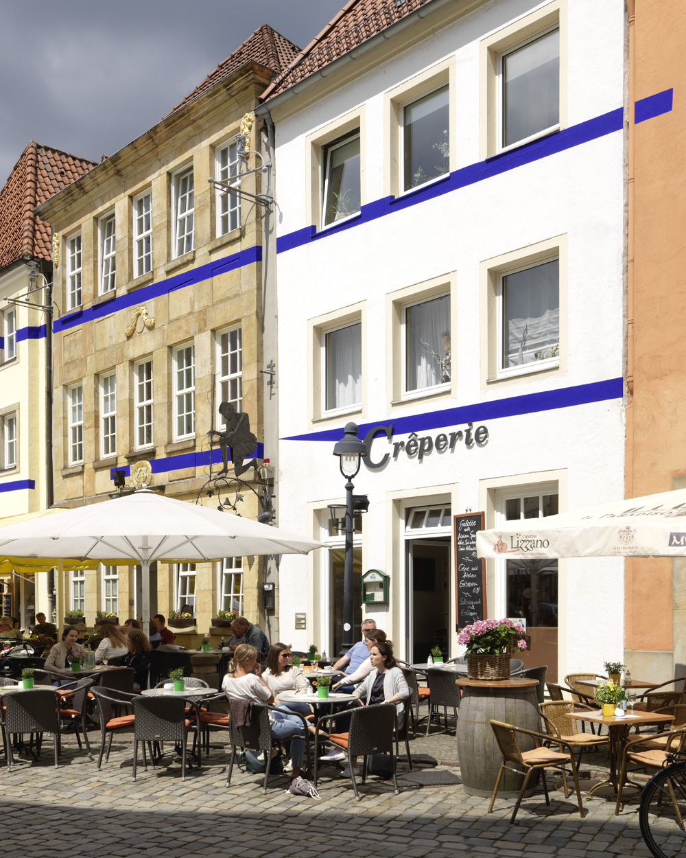 Exposition: Felice Varini, Marktplatz OsnabrückVille de Osnabrück & Kunsthalle OsnabrückPhoto: André Morin