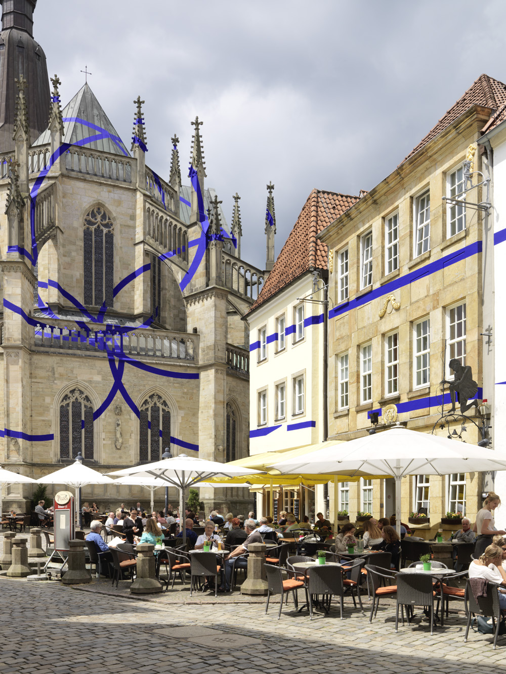 Exposition: Felice Varini, Marktplatz OsnabrückVille de Osnabrück & Kunsthalle OsnabrückPhoto: André Morin