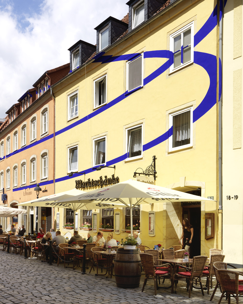 Exposition: Felice Varini, Marktplatz OsnabrückVille de Osnabrück & Kunsthalle OsnabrückPhoto: André Morin
