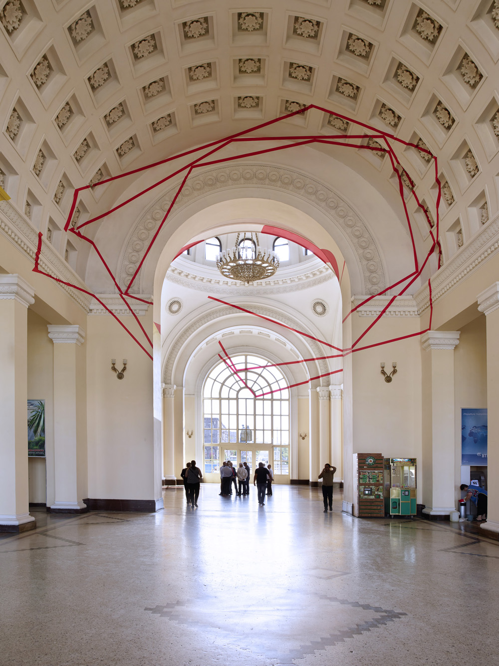 Hexagone dans l’hexagone dans l’hexagone, Yerevan Central Railway Station, Armenie, 2017, Exposition: "Hexagones, disques et trapèzes"
