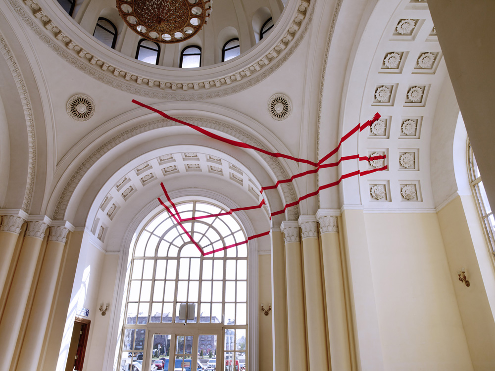 Hexagone dans l’hexagone dans l’hexagone, Yerevan Central Railway Station, Armenie, 2017, Exposition: "Hexagones, disques et trapèzes"