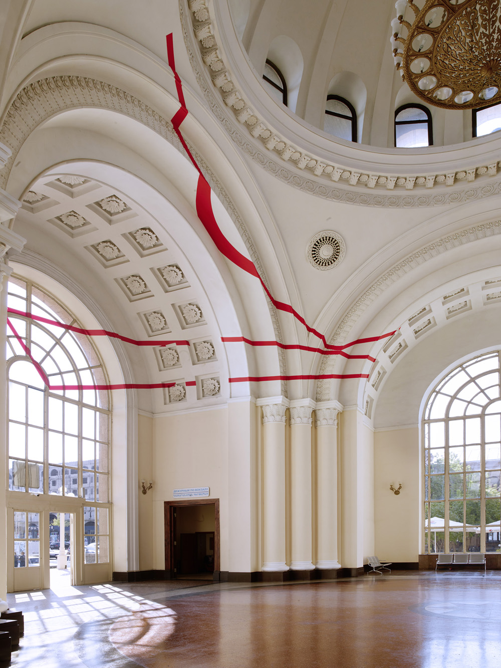 Hexagone dans l’hexagone dans l’hexagone, Yerevan Central Railway Station, Armenie, 2017, Exposition: "Hexagones, disques et trapèzes"