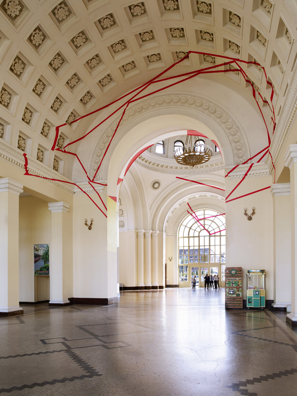 Hexagone dans l’hexagone dans l’hexagone, Yerevan Central Railway Station, Armenie, 2017, Exposition: "Hexagones, disques et trapèzes"