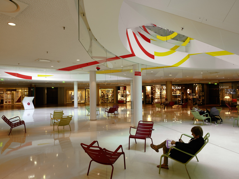 Spirale jaune rouge, Paris, France, 2017, Exposition: "Panoramas" Centre Beaugrenelle