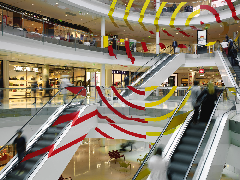 Spirale jaune rouge, Paris, France, 2017, Exposition: "Panoramas" Centre Beaugrenelle