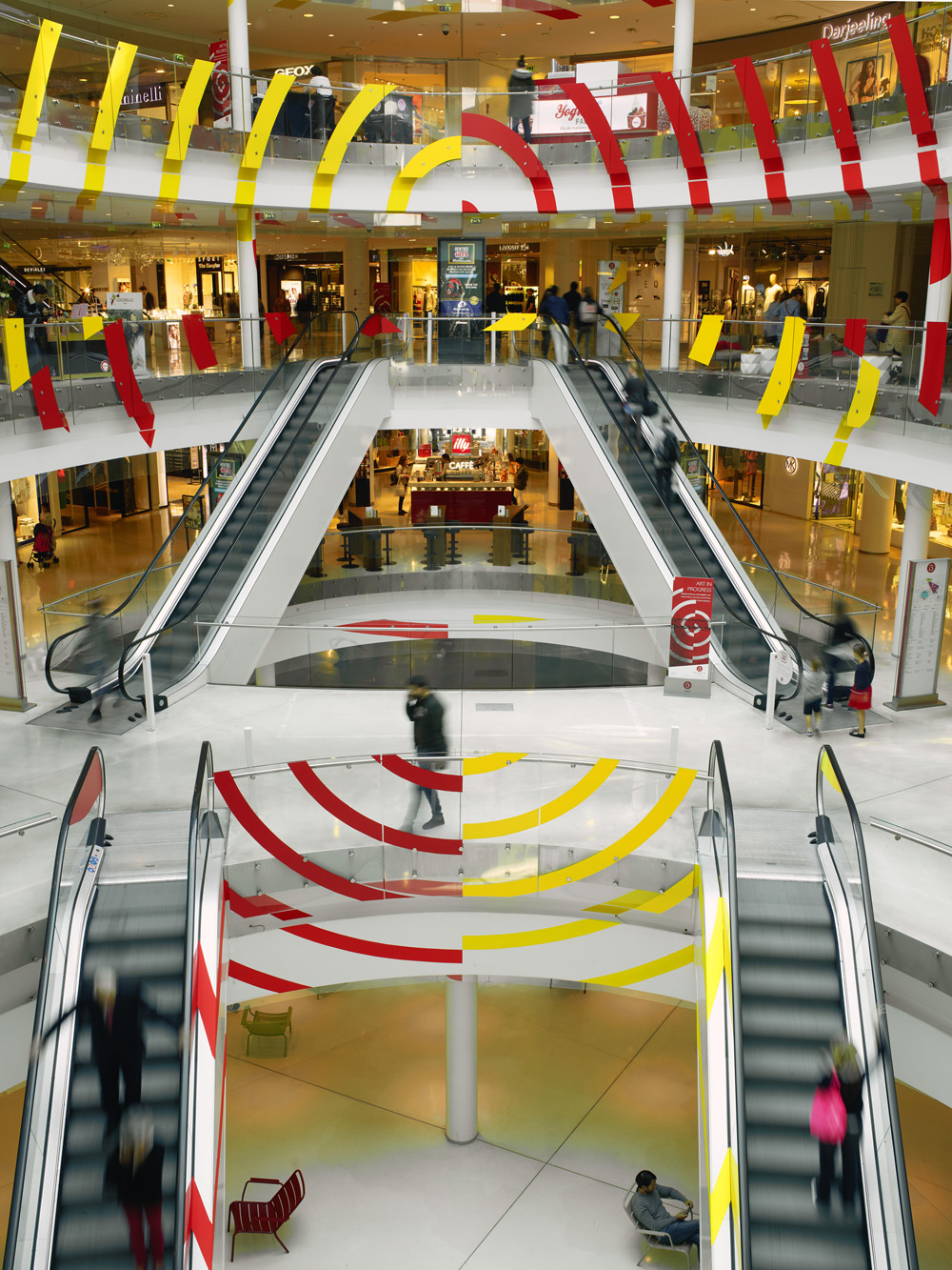 Spirale jaune rouge, Paris, France, 2017, Exposition: "Panoramas" Centre Beaugrenelle