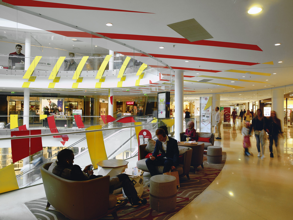 Spirale jaune rouge, Paris, France, 2017, Exposition: "Panoramas" Centre Beaugrenelle