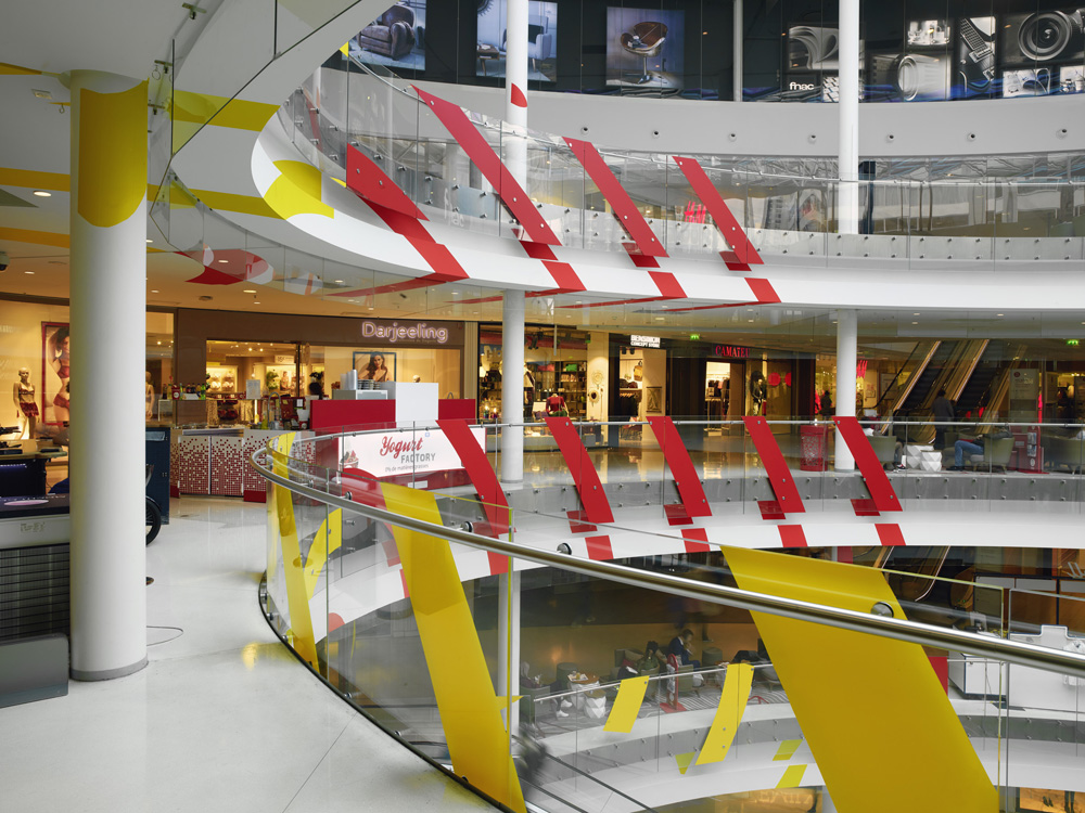 Spirale jaune rouge, Paris, France, 2017, Exposition: "Panoramas" Centre Beaugrenelle