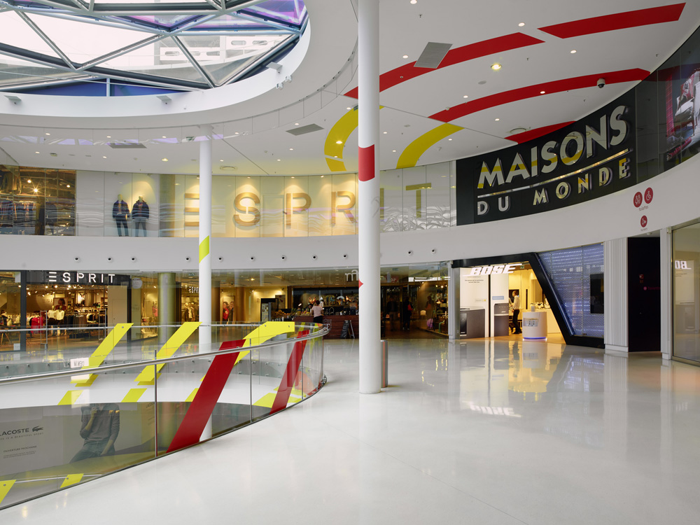 Spirale jaune rouge, Paris, France, 2017, Exposition: "Panoramas" Centre Beaugrenelle