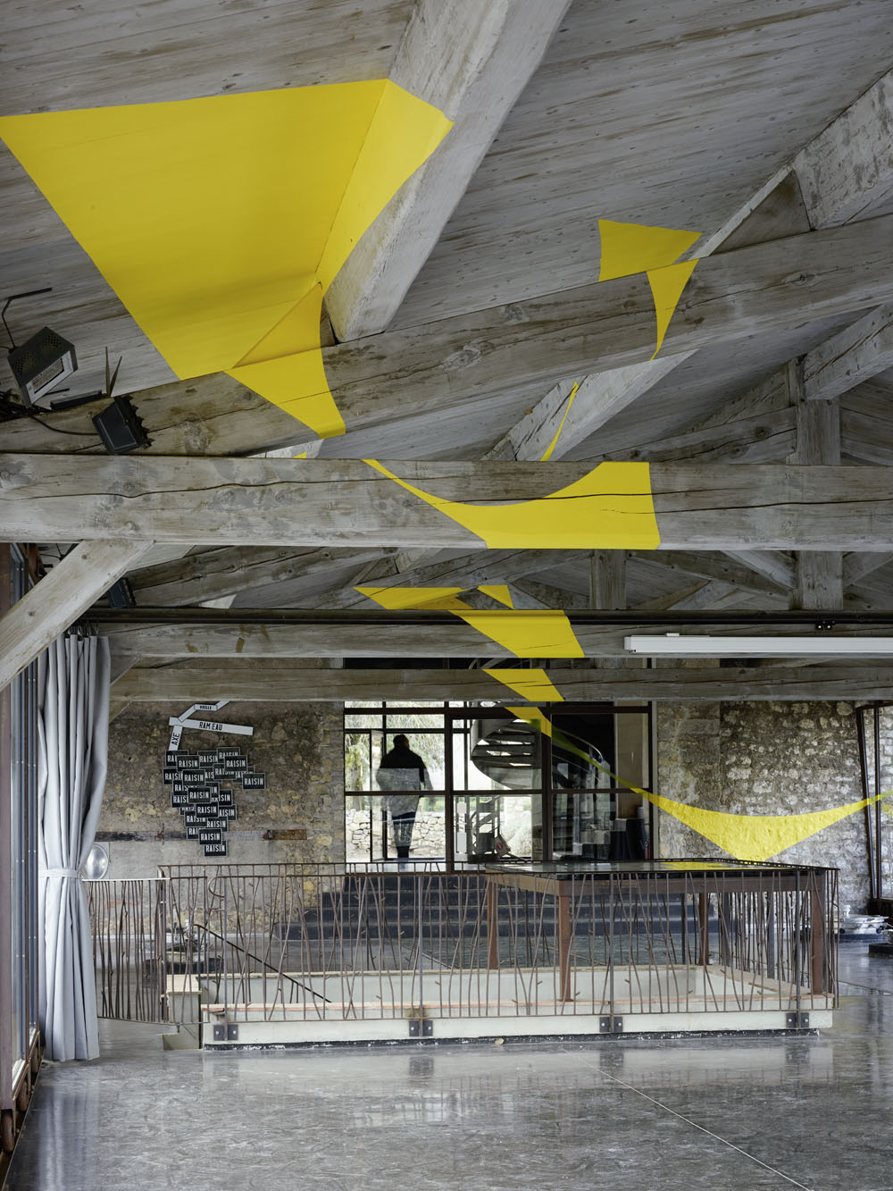 Disques dans le triangle, Flassans-sur-Issole, France, 2018, Collection: Commanderie de Peyrassol