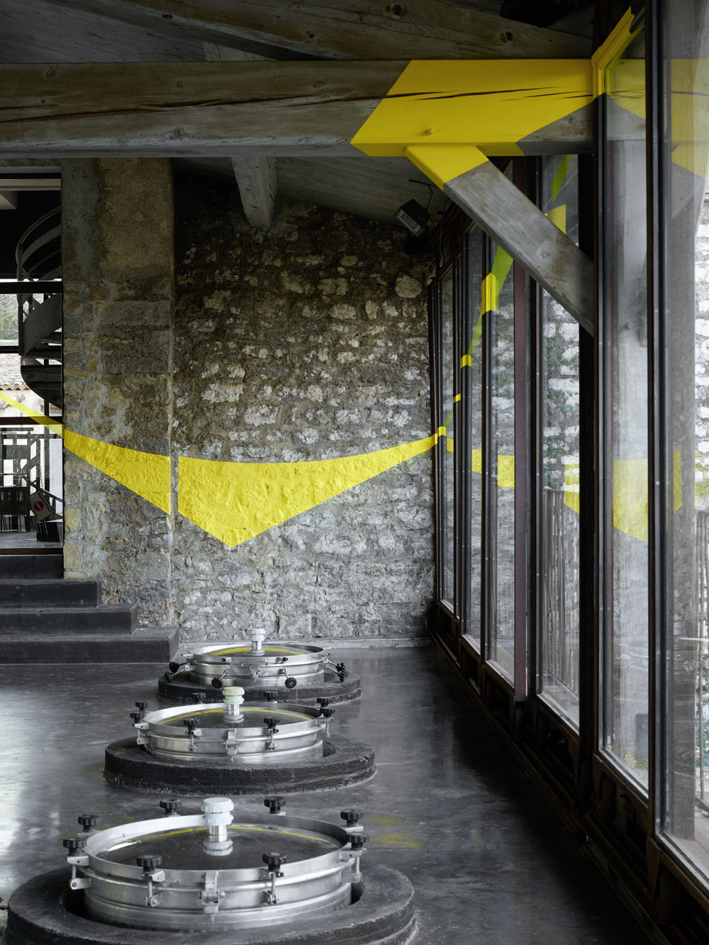 Disques dans le triangle, Flassans-sur-Issole, France, 2018, Collection: Commanderie de Peyrassol