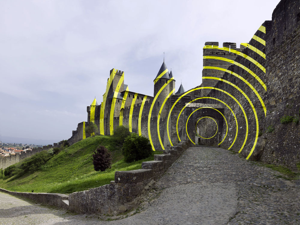 Cercles concentriques excentriques, Château et remparts de la cité de Carcassonne,, Porte d'Aude., 2018, 7ème édition d'IN SITU Patrimoine et art contemporain