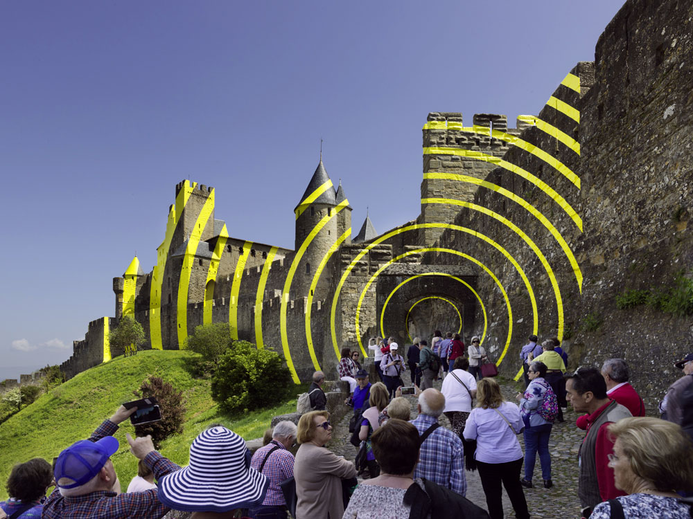 Cercles concentriques excentriques, Château et remparts de la cité de Carcassonne,, Porte d'Aude., 2018, 7ème édition d'IN SITU Patrimoine et art contemporain