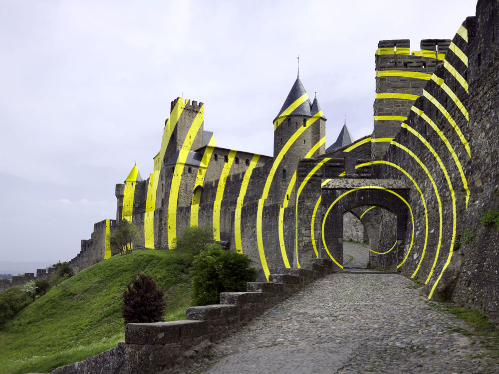 Cercles concentriques excentriques, Château et remparts de la cité de Carcassonne,, Porte d'Aude., 2018, 7ème édition d'IN SITU Patrimoine et art contemporain