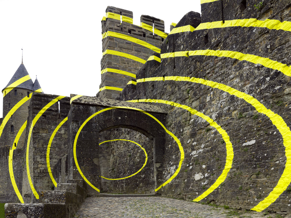 Cercles concentriques excentriques, Château et remparts de la cité de Carcassonne,, Porte d'Aude., 2018, 7ème édition d'IN SITU Patrimoine et art contemporain