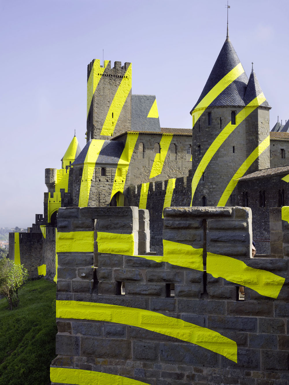 Cercles concentriques excentriques, Château et remparts de la cité de Carcassonne,, Porte d'Aude., 2018, 7ème édition d'IN SITU Patrimoine et art contemporain