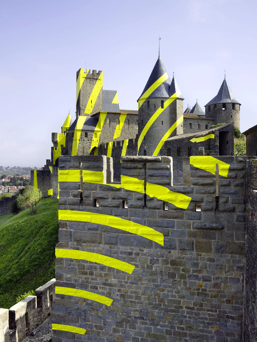 Cercles concentriques excentriques, Château et remparts de la cité de Carcassonne,, Porte d'Aude., 2018, 7ème édition d'IN SITU Patrimoine et art contemporain