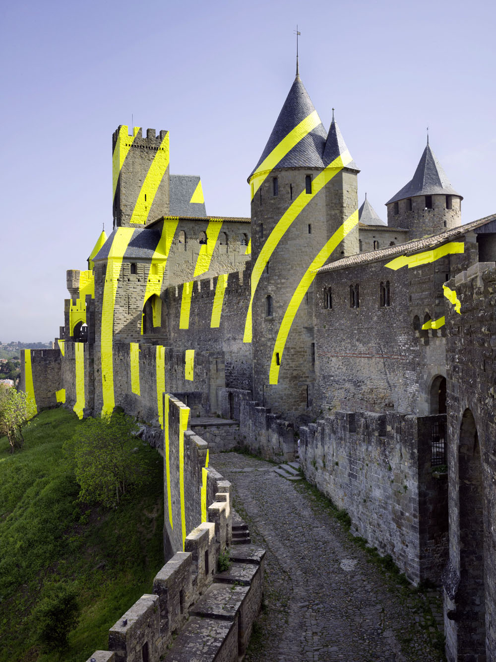Cercles concentriques excentriques, Château et remparts de la cité de Carcassonne,, Porte d'Aude., 2018, 7ème édition d'IN SITU Patrimoine et art contemporain