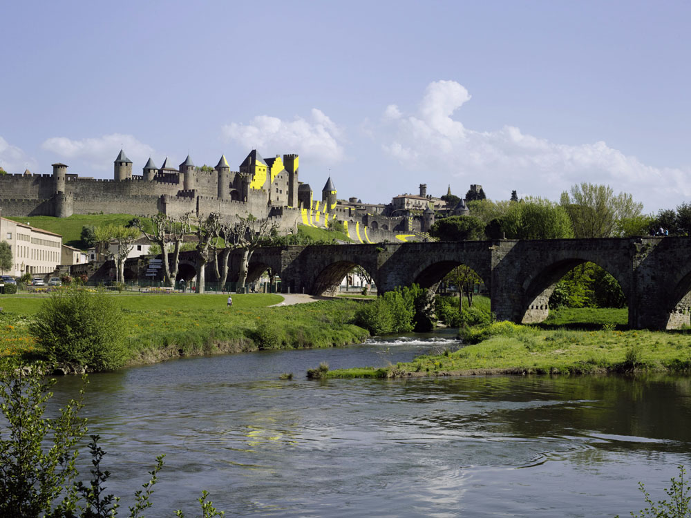 Cercles concentriques excentriques, Château et remparts de la cité de Carcassonne,, Porte d'Aude., 2018, 7ème édition d'IN SITU Patrimoine et art contemporain