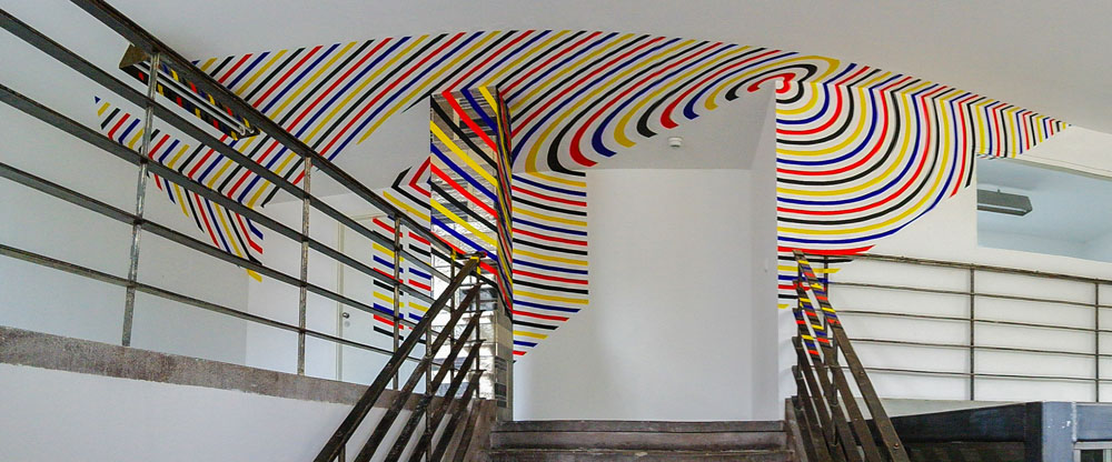 Triangle d’arcs et de cercles rouge noir jaune et bleu, Courtesy Michael Fuchs Galerie, Berlin, Berlin, 2018, Berlin 2018