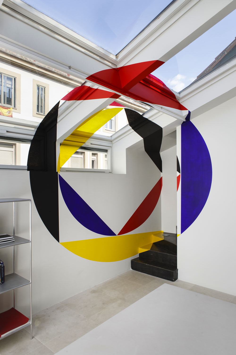 Rouge bleu jaune et noir entre les disques et les carrés, Courtesy Galleria Solo, Madrid, Madrid, 2018, Madrid 2018