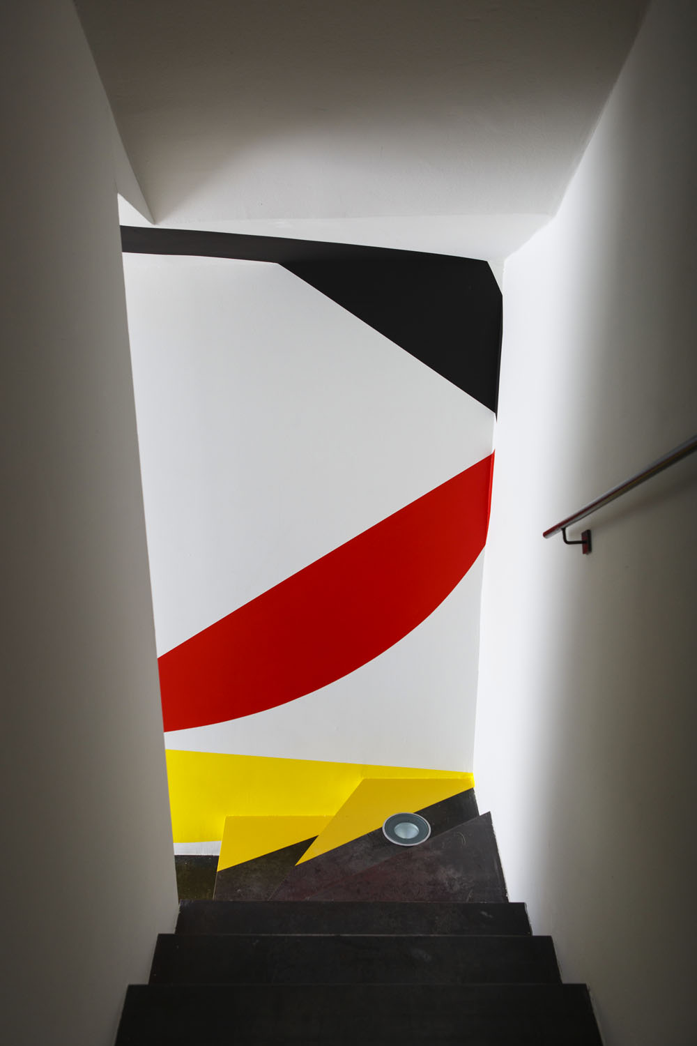 Rouge bleu jaune et noir entre les disques et les carrés, Courtesy Galleria Solo, Madrid, Madrid, 2018, Madrid 2018