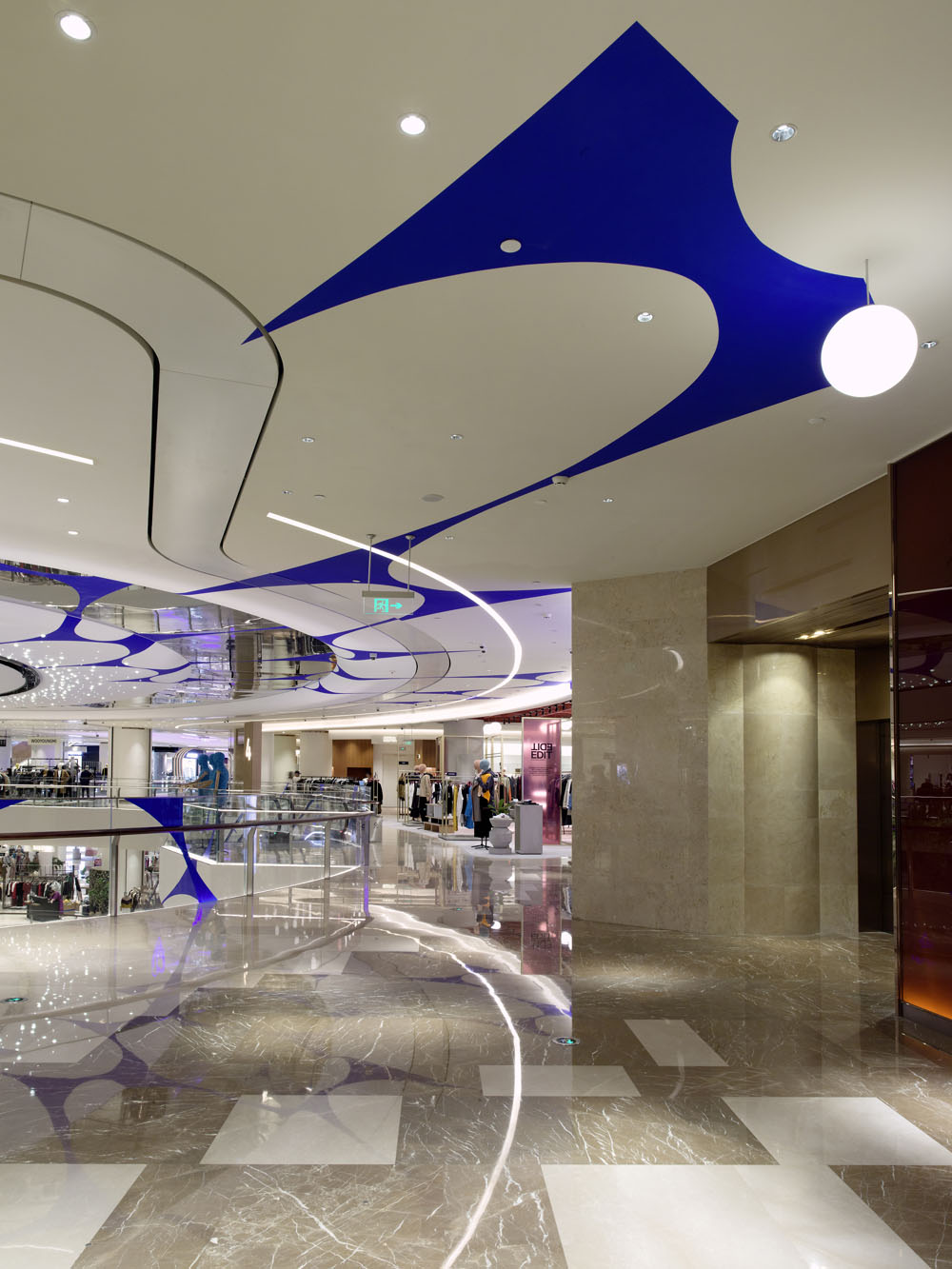 Danse d’ellipses, Shanghai, China, 2019, Galeries Lafayette Mall, Shanghai