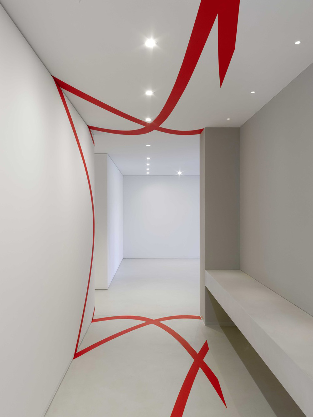 Quattro cerchi rossi intrecciati, Lugano, Suisse, 2019, Collection : Camilla Zarattini