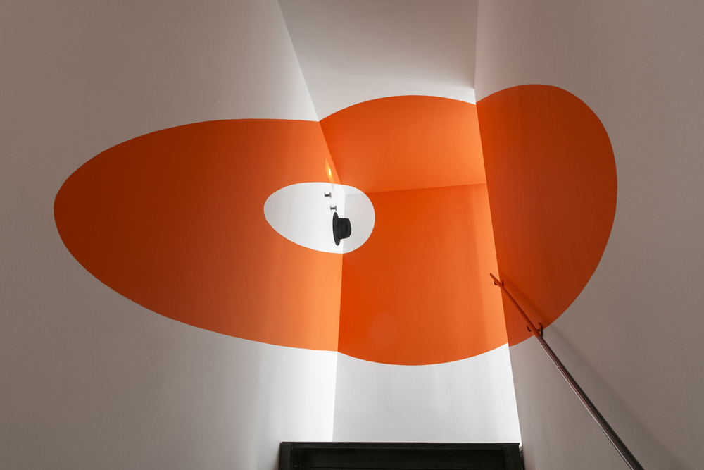 Disque dans l’ellipse, orange, Madrid, Espagne, 2019, Galleria Albarran / Bourdais