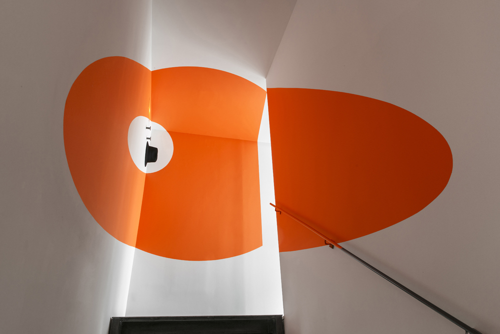 Disque dans l’ellipse, orange, Madrid, Espagne, 2019, Galleria Albarran / Bourdais