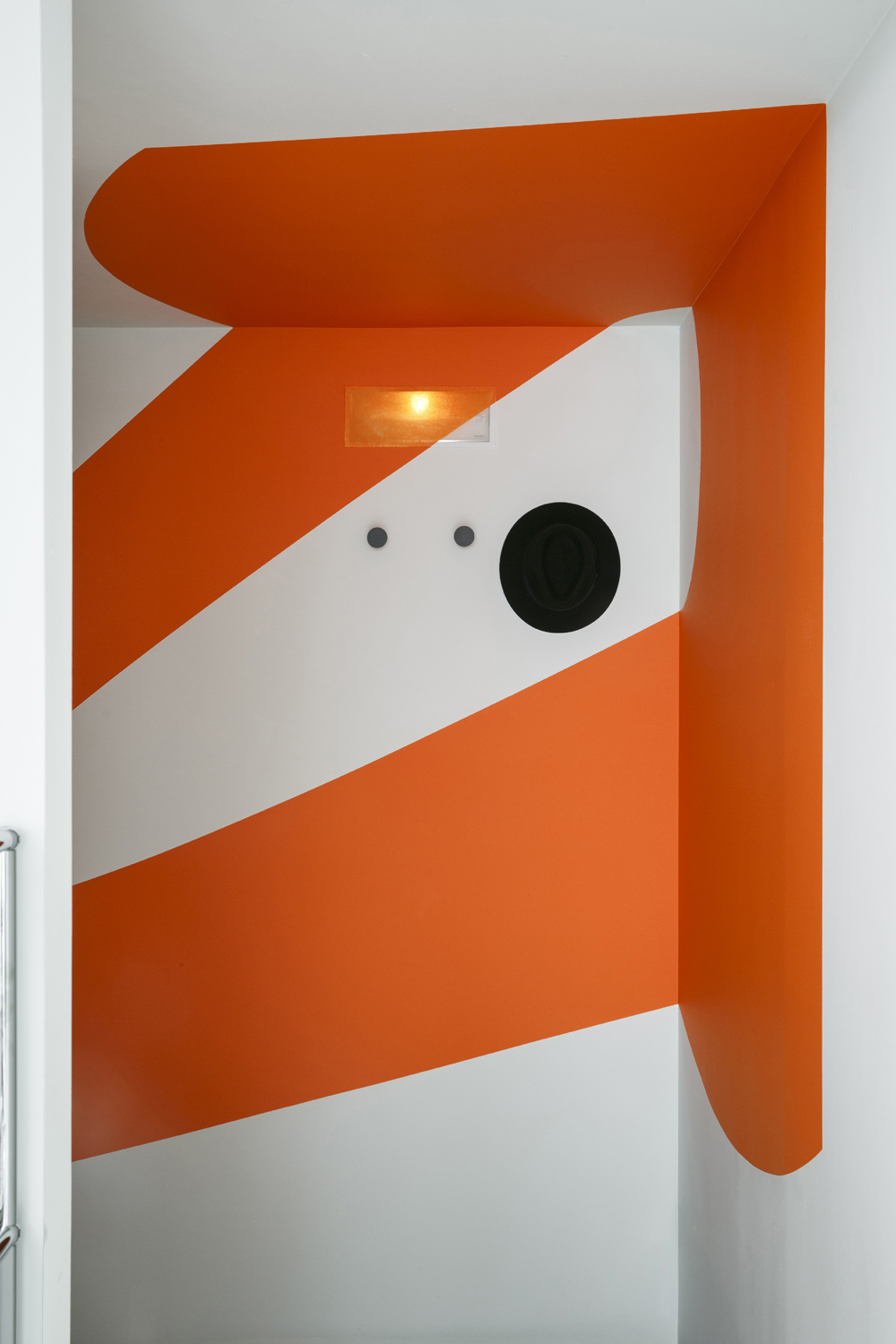 Disque dans l’ellipse, orange, Madrid, Espagne, 2019, Galleria Albarran / Bourdais