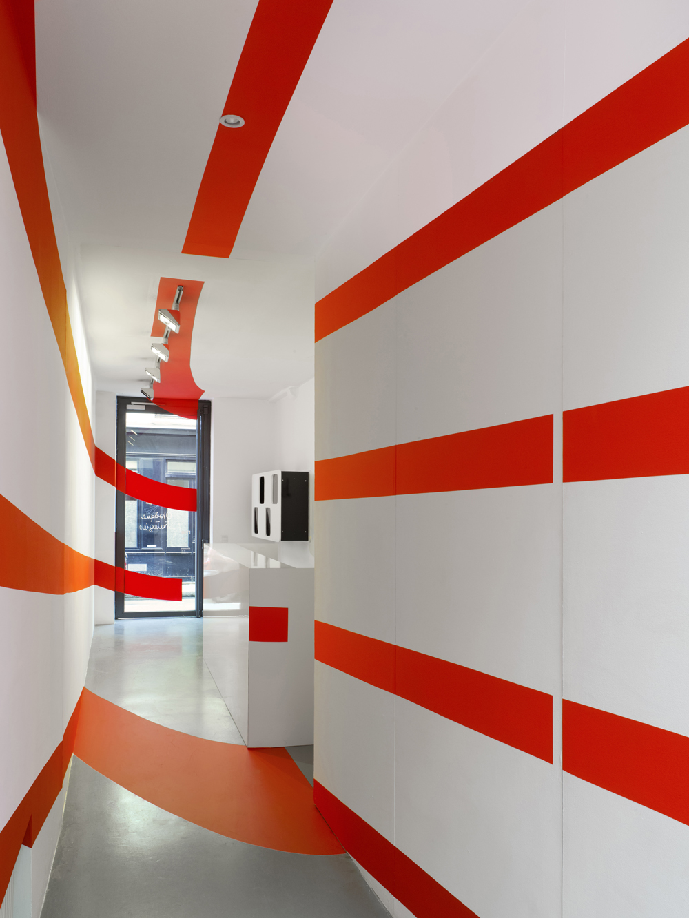 Couloir pas-sage, Galerie Martina Aboukaya, Paris, France, 2020, Exposition : "Oblique Stratégies"