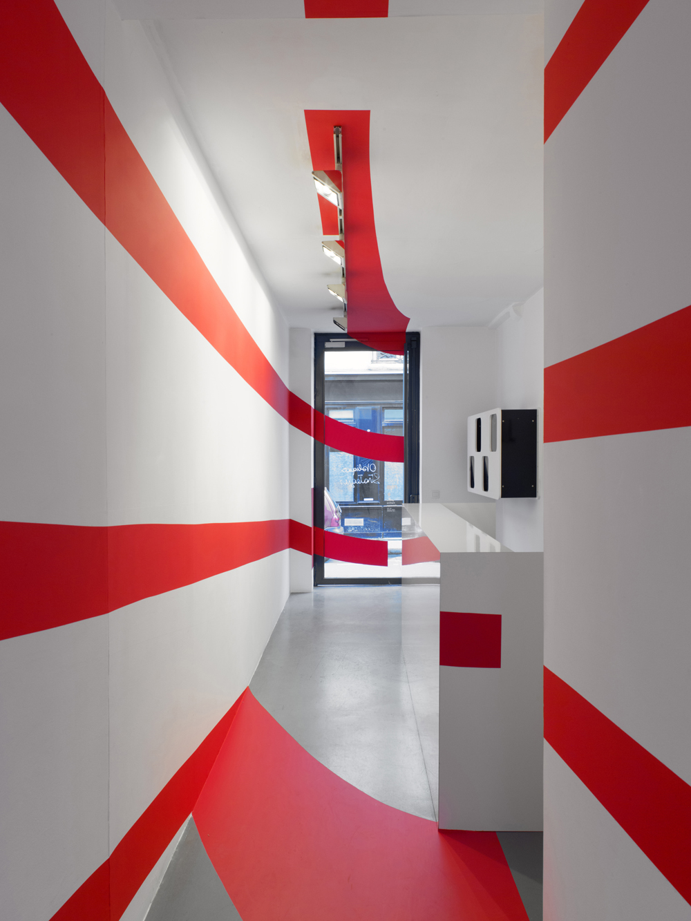 Couloir pas-sage, Galerie Martina Aboukaya, Paris, France, 2020, Exposition : "Oblique Stratégies"