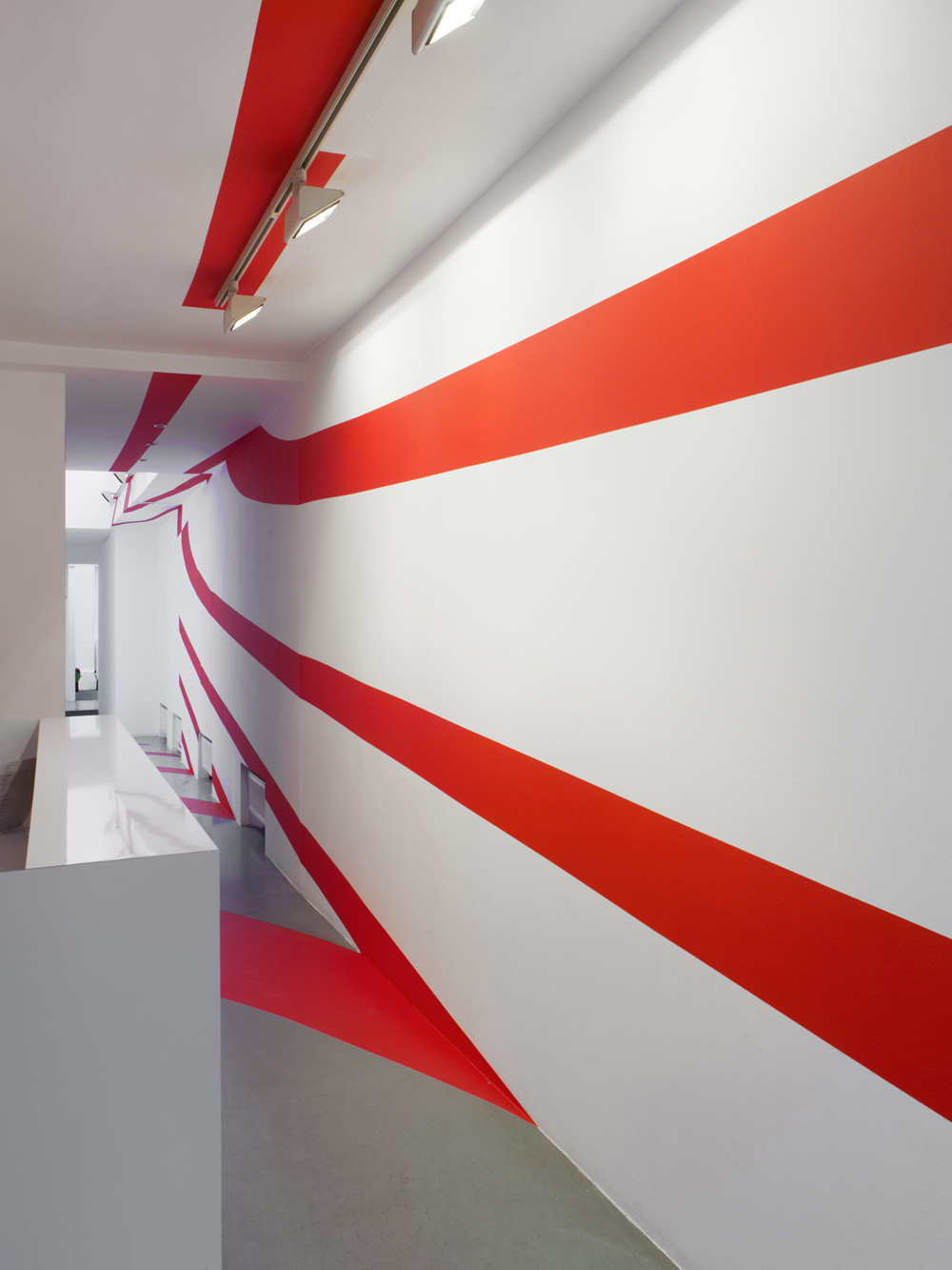 Couloir pas-sage, Galerie Martina Aboukaya, Paris, France, 2020, Exposition : "Oblique Stratégies"