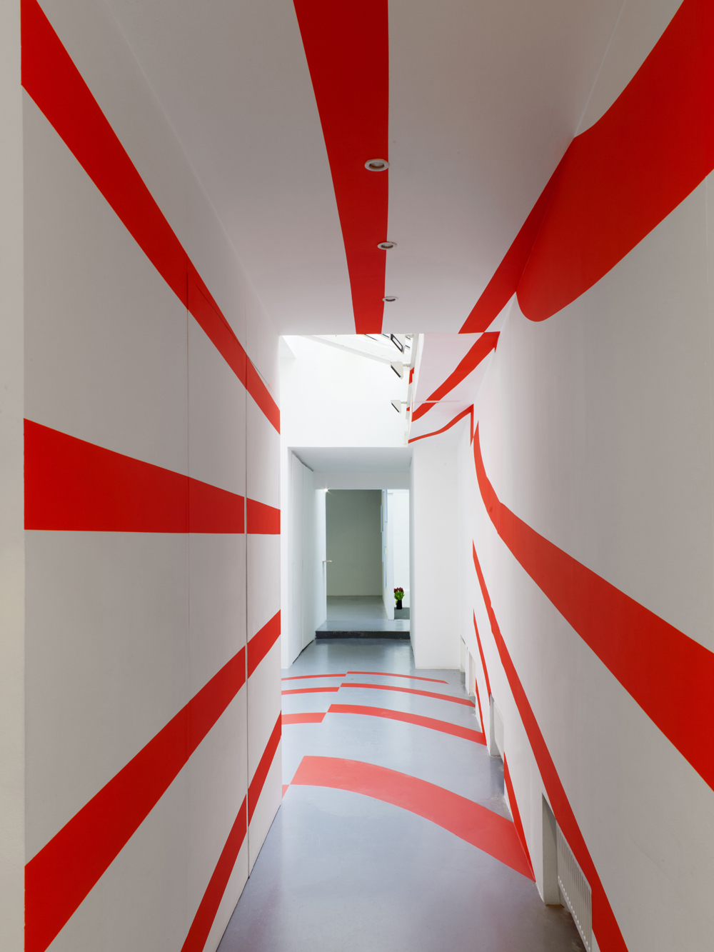 Couloir pas-sage, Galerie Martina Aboukaya, Paris, France, 2020, Exposition : "Oblique Stratégies"