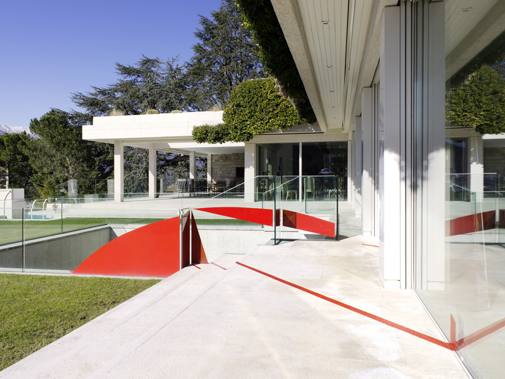 Triangoli per il disco, Montagnola, Suisse, 2020, Collection: Kentia et Patrick Despature