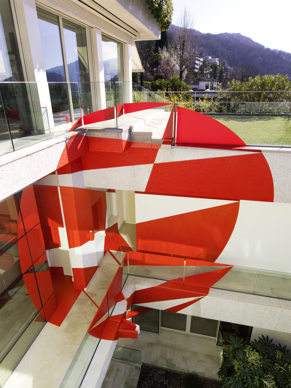 Triangoli per il disco, Montagnola, Suisse, 2020, Collection: Kentia et Patrick Despature