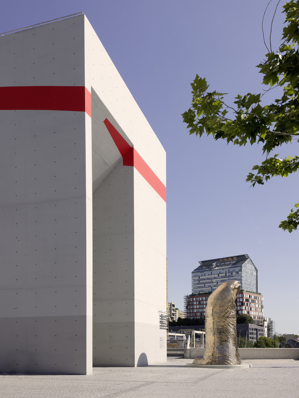 Arcs d’ellipses, jaunes rouges et bleus, Boulogne-Billancourt, France, 2020, Exposition: "Les extatiques" La Seine Musicale, Ile Seguin