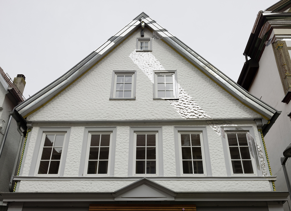 Douze points pour six droites, Site-specific, Kirchheim unter Teck, Allemagne, 2022, Exposition : "Felice Varini"