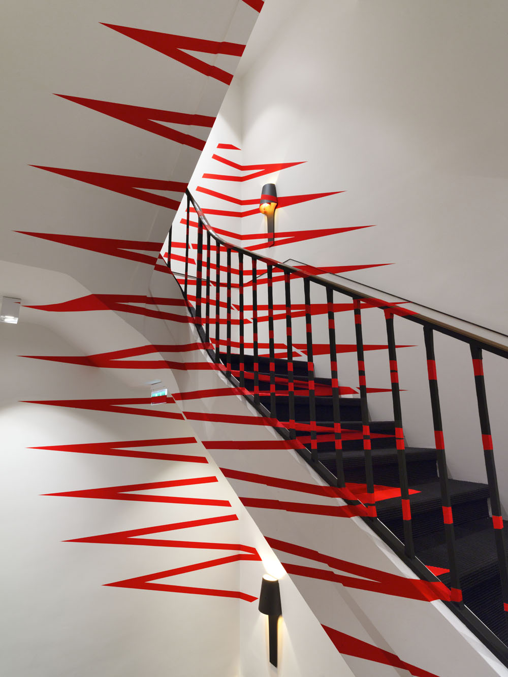Ellipse de droites, 77 rue du Feaubourg Saint Honoré, Paris, France, Courtesy Albarran Bourdais, 2022, Exposition : "D’éclat en éclats", Studio Liaigre