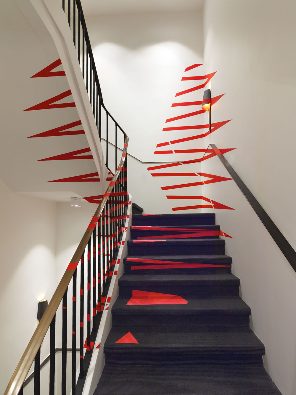Ellipse de droites, 77 rue du Feaubourg Saint Honoré, Paris, France, Courtesy Albarran Bourdais, 2022, Exposition : "D’éclat en éclats", Studio Liaigre